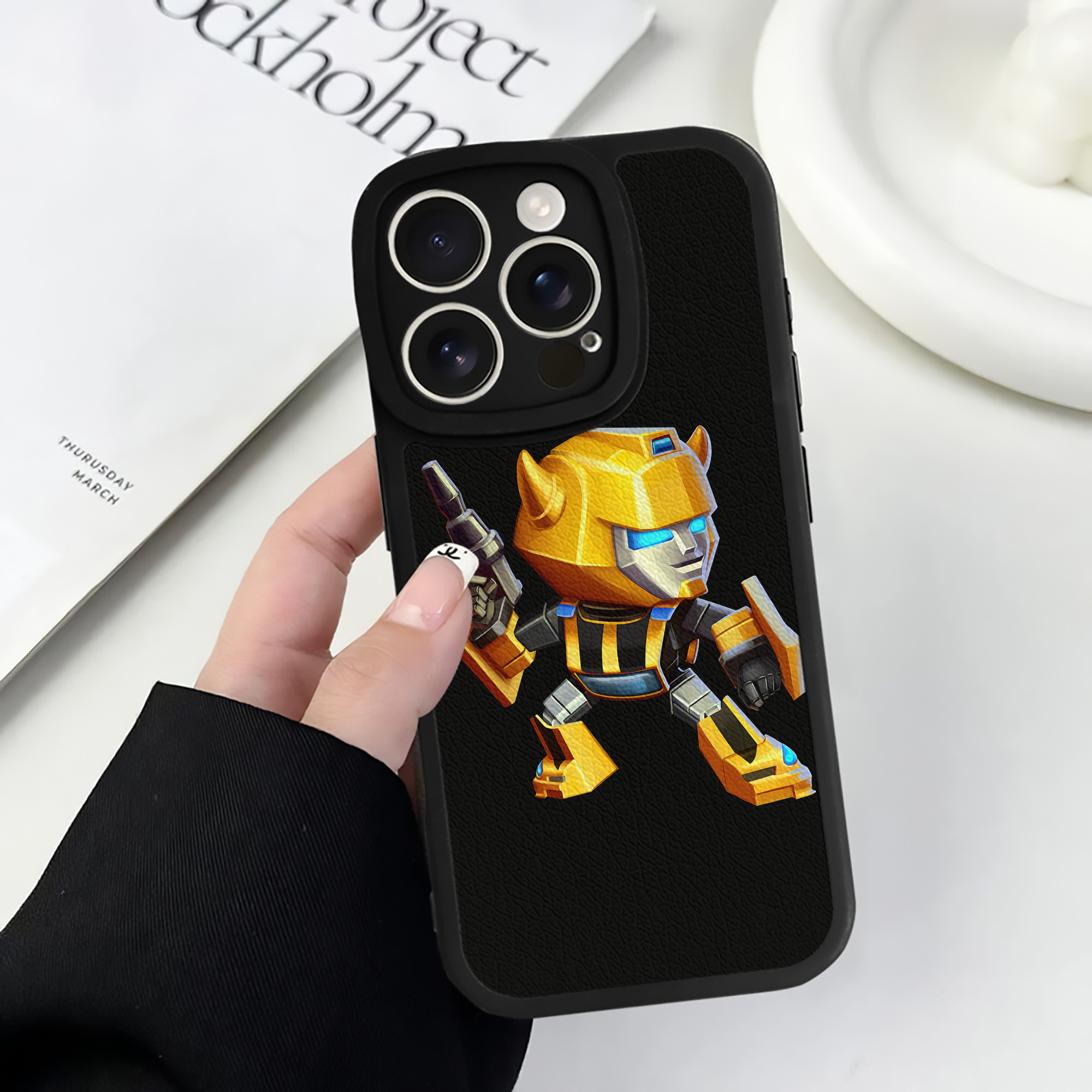 （画像用） Transformers トランスフォーマー 【iPhone 16シリーズ対応】シリコンスマホケース（レザー調） 材質：シリコン